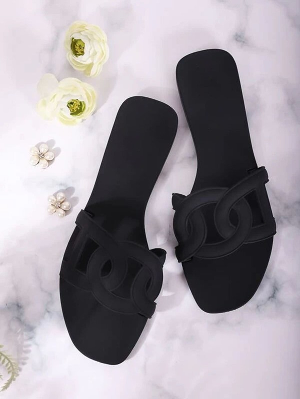 صندل بحزام وسلسلة ملفوفة بلون موحد | شي ان