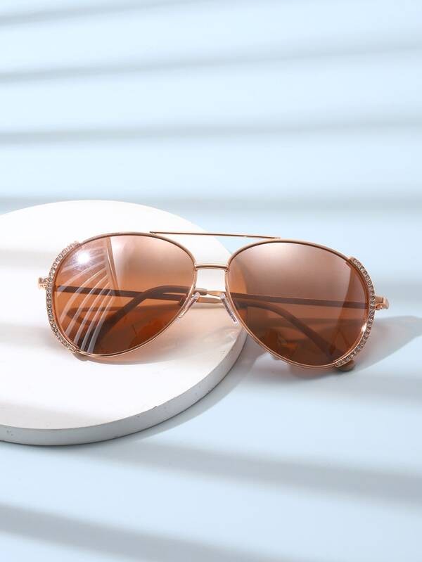 نظارة شمسية بديكور اطار معدني وحجر الراين | شي ان