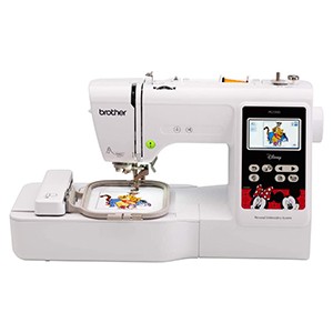 ماكينة تطريز Brother PE550D ، 125 تصميمًا مدمجًا بما في ذلك 45 تصميم ديزني ، منطقة حلقة 4 × 4 بوصة ، شاشة لمس LCD كبيرة 3.2 بوصة ، منفذ USB ، 9 أنماط خطوط