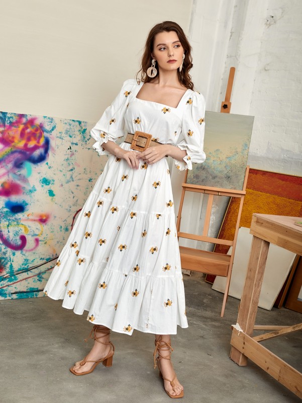 شي ان  | فستان برقبة مربعة مطرز بالزهور بدون حزام