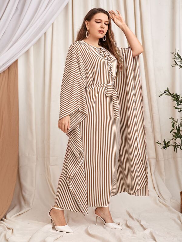 فستان بأكمام واسعة وحزام مخطط وربطة عنق مقاس كبير| شي ان