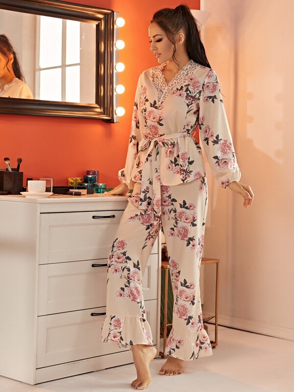 طقم بجامة ستان دانتيل متباين بطبعة زهور | شي ان